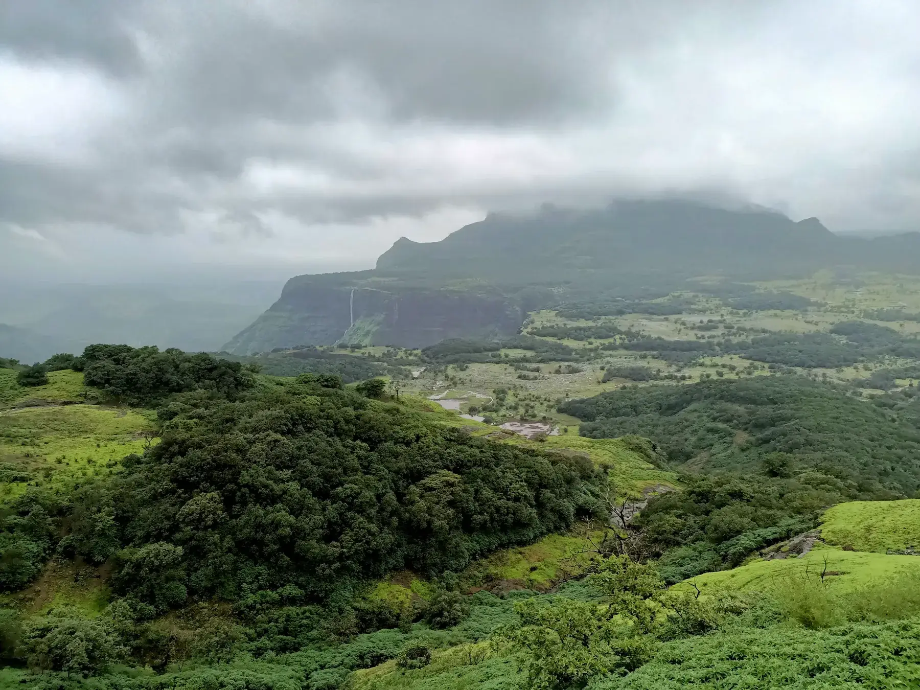 The Western Ghats hill setting of Meravilla Pool City's Igatpuri and Khardi private estates